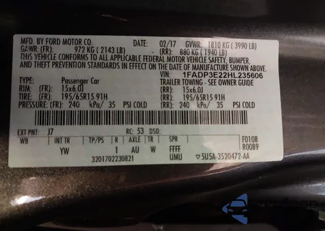 2017 Ford Focus S z USA, uszkodzony, nr VIN 1FADP3E22HL235606